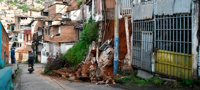 Deslizamiento de vivienda en la comuna 20 fue atendido por Gestión del Riesgo de Cali