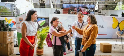Fueron entregados 1500 kits con artículos de primera necesidad a habitantes de la comuna 20