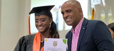 38 beneficiarios de ‘Todas y Todos a Estudiar’ se graduaron del Centro Internacional de Estudios Balbino Solano