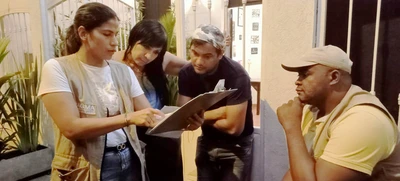 Tres establecimientos sancionados en Granada por impactar con residuos el espacio público