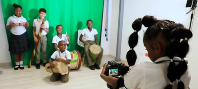Un Laboratorio de Innovación Digital llenó de ilusión a los niños de la comuna 15