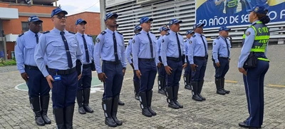 Desde hoy, Santiago de Cali cuenta con 12 nuevos agentes de tránsito