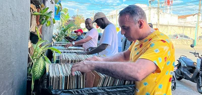Prográmese para celebrar el Día Internacional del Disco de Vinilo