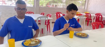 Estudiantes de las modalidades de especialización del INEM tendrán alimentación en jornada única