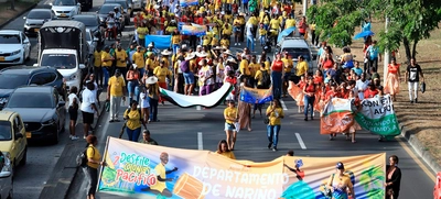 Río Humano cargado de cultura afrocolombiana desfiló hacia el Petronio Álvarez