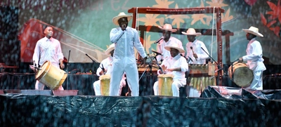 A ritmo de chirimía, marimba y ritmos internacionales, avanza el Petronio