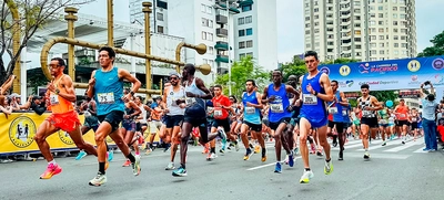 Atletas africanos volvieron a triunfar y bajaron los tiempos en la II Carrera del Pacífico
