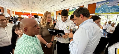 MinTIC entregó dispositivos electrónicos para la educación digital de los caleños en Laboratorios de Innovación
