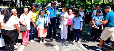 Acción conjunta por el cuidado de la vida de adultos mayores en las vías