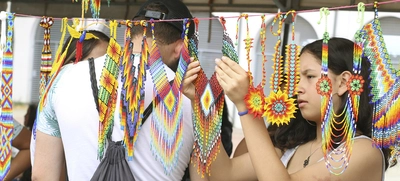 Exaltamos a la Mujer Indígena, dadora de vida