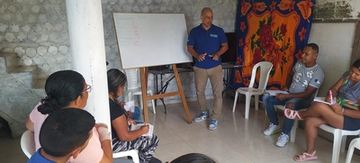 Comerciantes de Cristo Rey se forman en una segunda lengua para atender turistas extranjeros