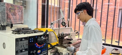 Becario de Todas y Todos a Estudiar encuentra su pasión en la ingeniería mecánica