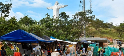 Very well, así capacitan en el idioma inglés, los comerciantes de Cristo Rey
