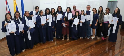 Nuevas egresadas de Todas y Todos a Estudiar, son técnicas laborales en diseño de modas