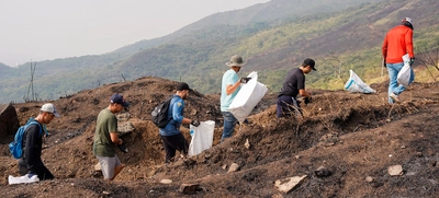 Cali se levanta para sanar las heridas del fuego en el cerro Altos de Menga