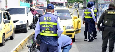 Movilidad rechaza acto de irrespeto a una de las mujeres del cuerpo de agentes de tránsito