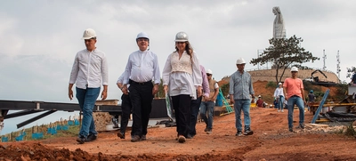 Monseñor Luis Fernando Rodríguez se conmociona por la renovación de la casa del Cristo caleño