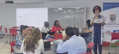 Docentes se capacitan para enseñar hábitos financieros a sus estudiantes