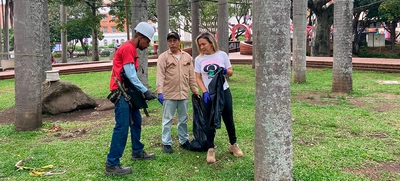 Unidad de Bienes y Servicios se puso la camiseta para embellecer el Parque Central Río Cali