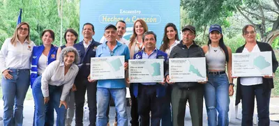 1174 predios de la Comuna 18 fueron legalizados por la Administración de Puro Corazón
