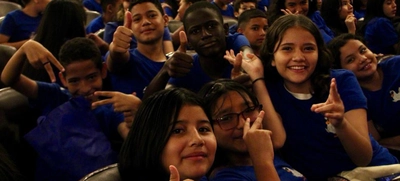 Ochocientos niños se graduaron como Pioneros de Paz 