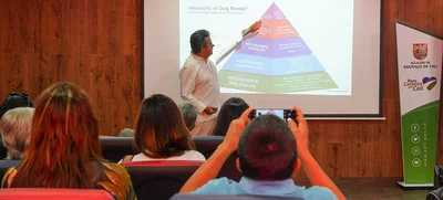 Caleños recibieron herramientas útiles para el bienestar de sus animales compañeros
