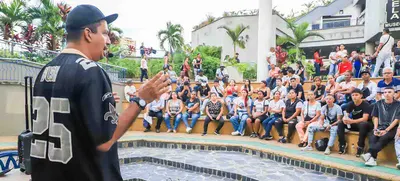 Los custodios del Alumbrado Navideño en el Bulevar del Río