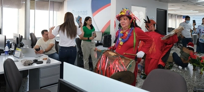 Los ‘diablitos de Siloé’ pregonan las Noticias de Puro Corazón
