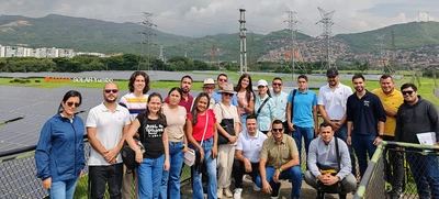Visita transformadora a granja solar de Celsia como cierre del programa de ‘Eficiencia Energética’