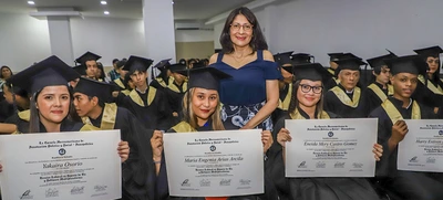 150 habitantes de las comunas 1, 15 y 19 se graduaron de técnicos laborales