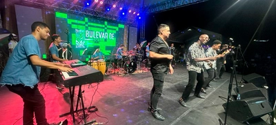 Con alegría, música y baile se vivió la inauguración del Alumbrado Navideño en el Bulevar de Oriente
