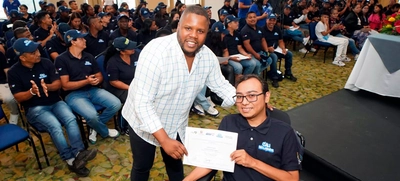 La Alcaldía celebra la graduación de140 participantes del programa 'Cali Incluyente'