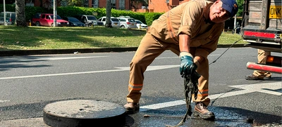 La Administración Distrital y Emcali priorizan limpieza de alcantarillas para prevenir inundaciones