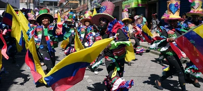 ¡Cuota artística caleña brilla en carnavales nacionales!