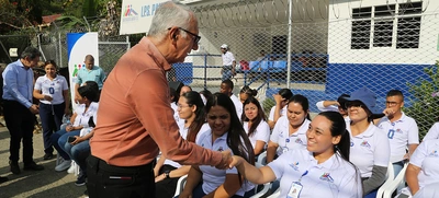 Ministro de Salud visitó la IPS Pance para conocer funcionamiento de equipos básicos de atención