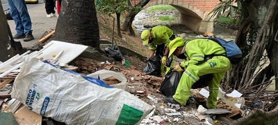 Continuamos recuperando la ciudad: ocho metros cúbicos de residuos fueron evacuados del río Cali