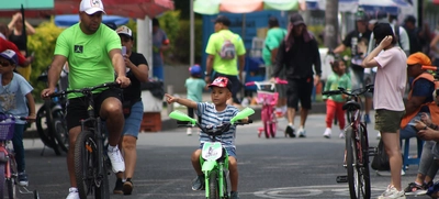 La Ciclovida de Cali conmemoró, con mucho color e inclusión, el Día Internacional de la Actividad Física