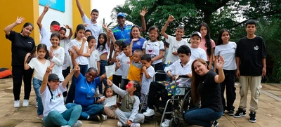Niños y niñas de la comuna 20 disfrutaron de una ruta de diversión en las  estaciones del MÍO Cable