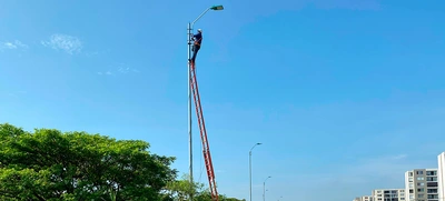 Avanza la instalación de 40 luminarias led en el puente de Bochalema