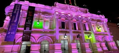 En homenaje a las madres, se iluminan de rosa siete lugares  emblemáticos de Cali