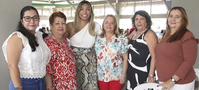 Directivos docentes y maestros del sistema educativo oficial de Cali fueron homenajeados en su día