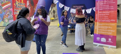 El Kiosko Violeta se toma las universidades de Cali para sensibilizar sobre la violencia de género