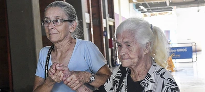 En Cali 14.000 personas mayores de 80 años ya empezaron a recibir el incremento de Colombia Mayor