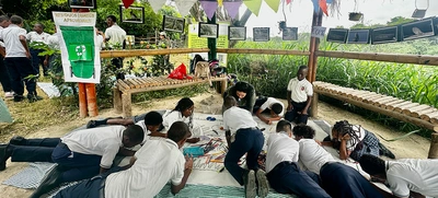 Niños y jóvenes de la Comuna 13 celebraron el ‘Día Mundial del Medio  Ambiente’ en el humedal Charco Azul