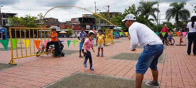 El domingo, la Ciclovida de Cali se llenó de ¡papás bacanos!