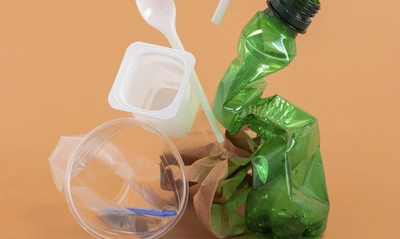 ‘Chuspas’, pitillos y otros plásticos de un solo uso desaparecen de la cadena de consumo nacional