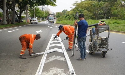 En el primer semestre de 2024 se demarcaron en Cali más de 168 mil metros lineales de vías