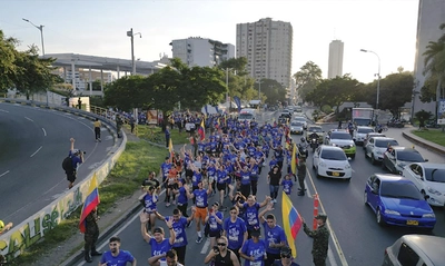 La Carrera 4.2K Híbrida puso a madrugar a los caleños con la  bella panorámica de las Tres Cruces