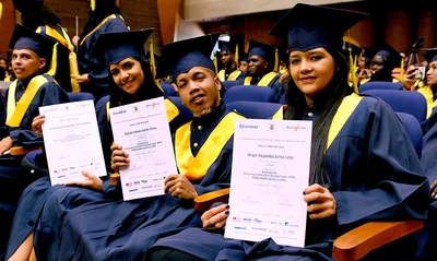 87 jóvenes pertenecientes a zonas vulnerables de Cali se graduaron en TIC, gracias a una sinergia entre Alcaldía y el sector empresarial
