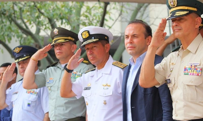 Cali se llenó de patriotismo: el 20 de julio miles de personas  acompañaron el desfile de la Fuerza Pública